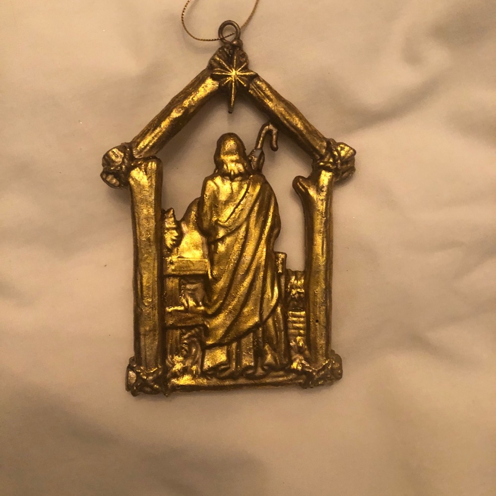 NWOT GOLD NATIVITY SCENE ORNAMENT - Picture 2 of 4